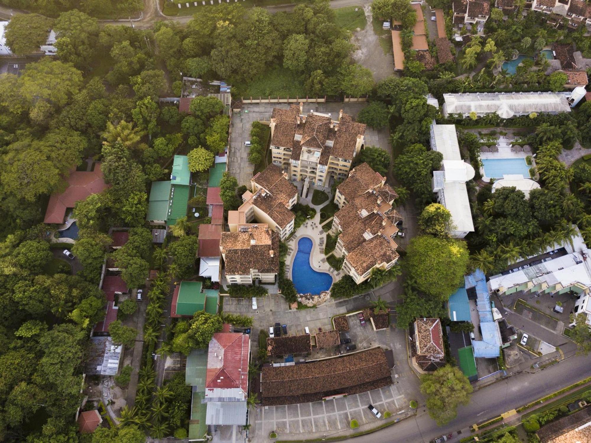 Sunrise 1- 3 Bedroom Poolside Condo ตามารินโด ภายนอก รูปภาพ