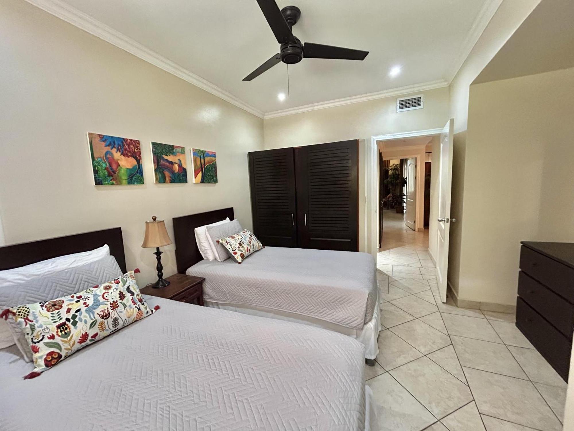 Sunrise 1- 3 Bedroom Poolside Condo ตามารินโด ภายนอก รูปภาพ